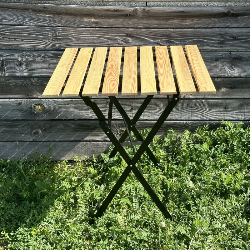 Стіл садовий металеводерев'яний складний