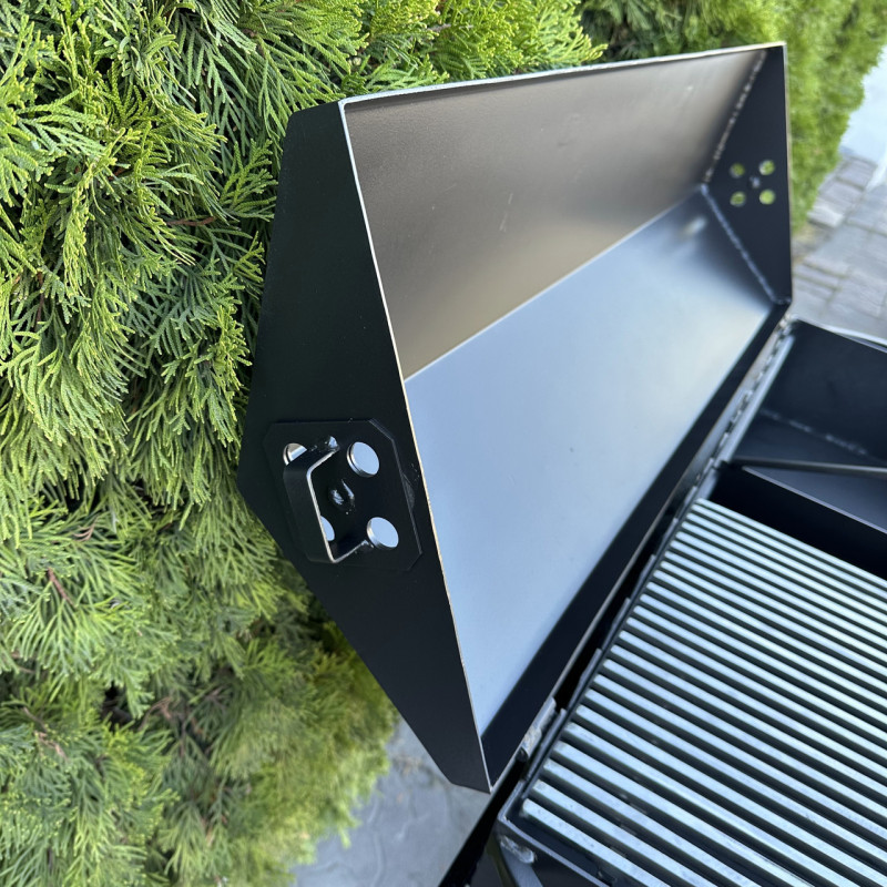 Мангал-барбекю Mzavod Гефест на 15 шампурів 3мм на дровниці