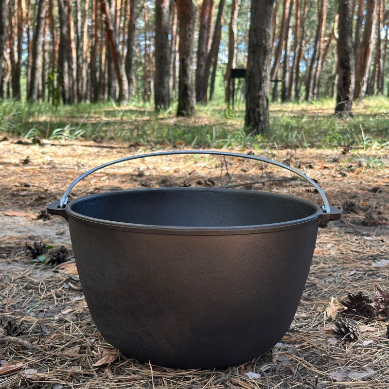 Казан туристический КТ-08 чугунный с крышкой 8л
