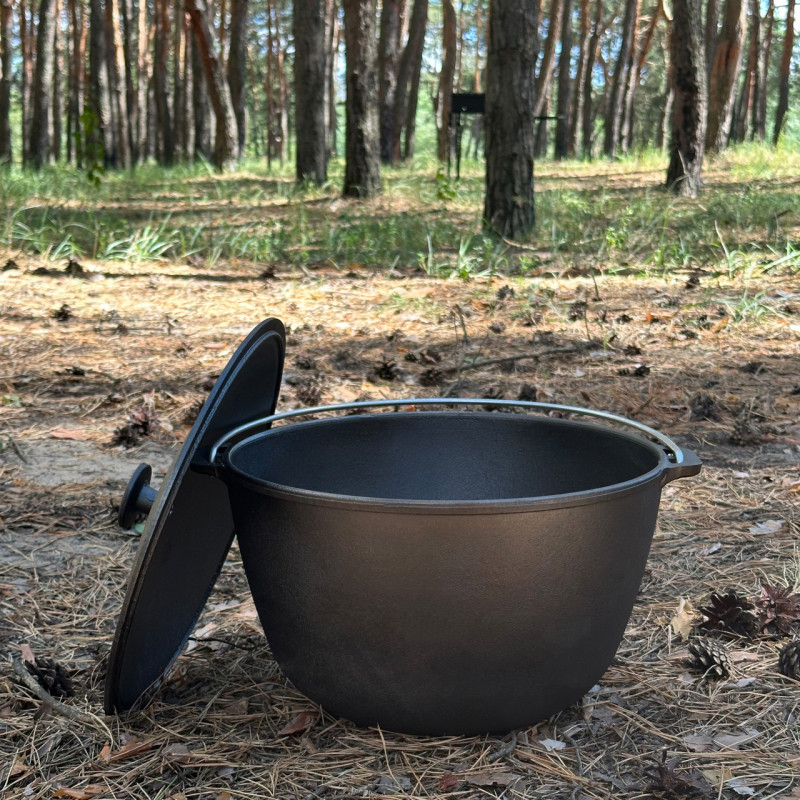 Казан туристический КТ-08 чугунный с крышкой 8л