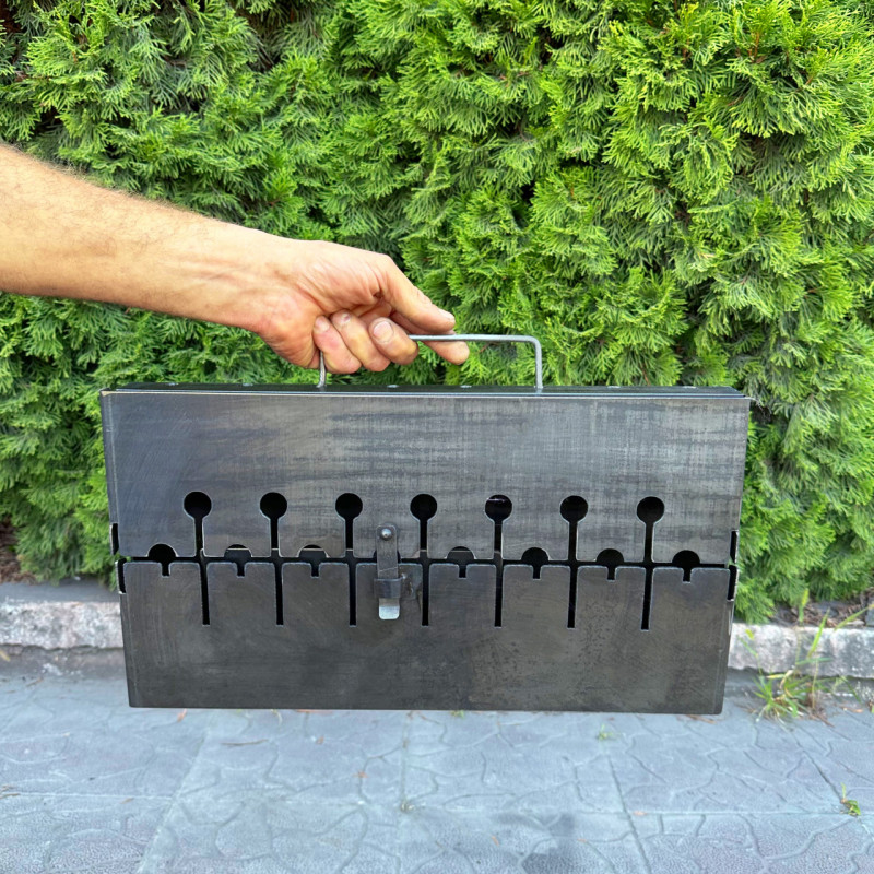 Мангал-чемодан Mzavod Пегас на 8 шампуров 3мм