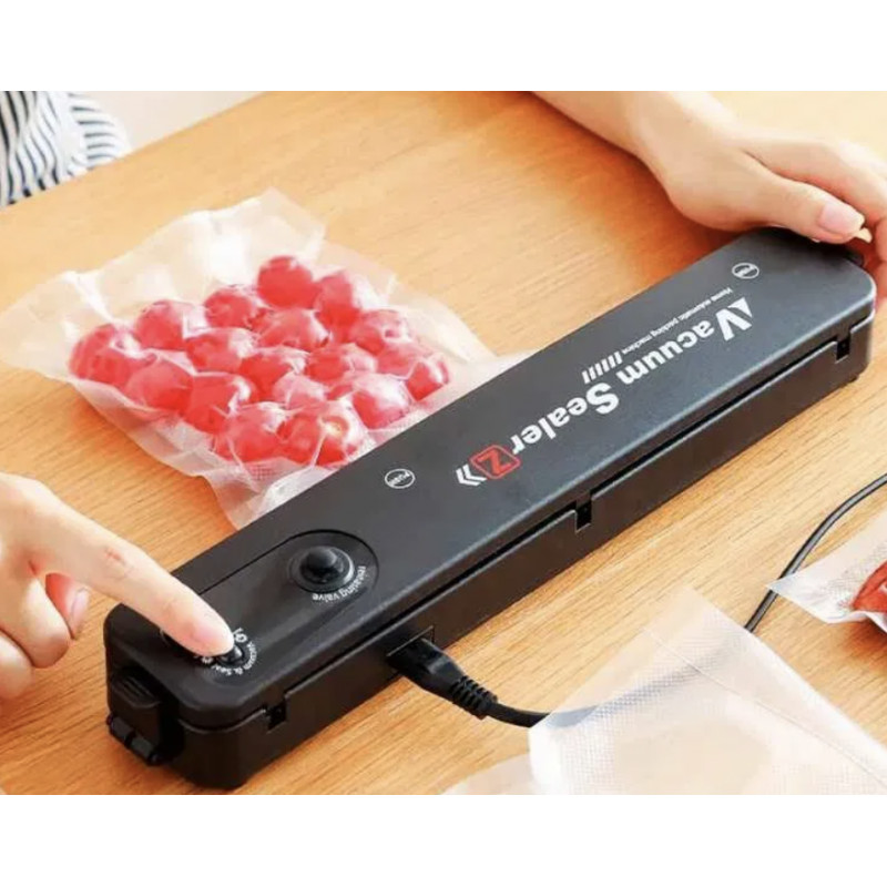 Машинка для вакуумирования и запайки пакетов ВАКУУМАТОР ECG Keep Freshness 8226, черный / 8226